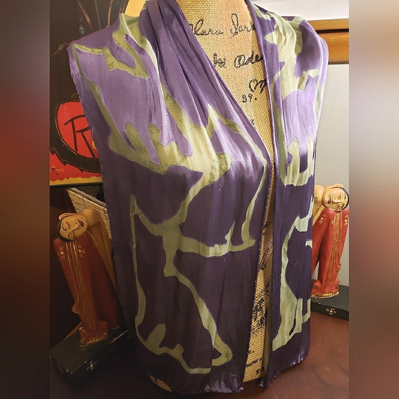 Kitty Silhouette Silk Scarf - Picture 3 of 6